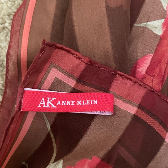 Silk scarf - Picture 2 of 8